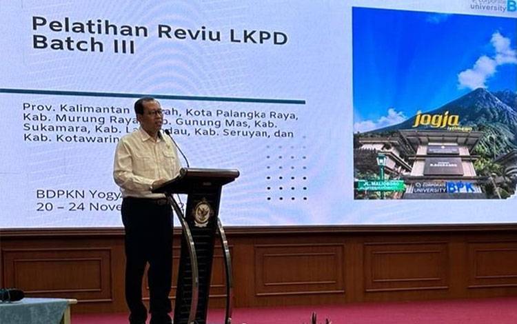 Kepala Balai Diklat PKN BPK RI Yogyakarta saat membuka secara resmi Diklat Reviu atas Laporan Keuangan Pemerintah Daerah. (FOTO:NOVIA)