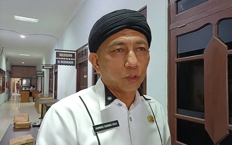 Kepala Dinas Perikanan Kabupaten Kotawaringin Timur Ahmad Sarwo Oboi, Rabu, 22 November 2023. (FOTO: DEWIP)