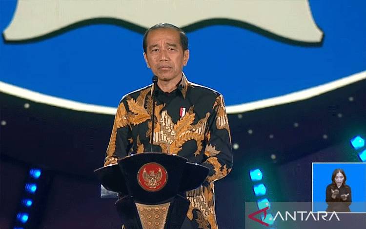 Tangkapan layar Presiden Joko Widodo saat menghadiri acara Puncak Hari Guru Nasional: "Bergerak Bersama Rayakan Merdeka Belajar" di Indonesia Arena, Gelora Bung Karno, Jakarta, Sabtu (25/11/2023). ANTARA/Rangga Pandu