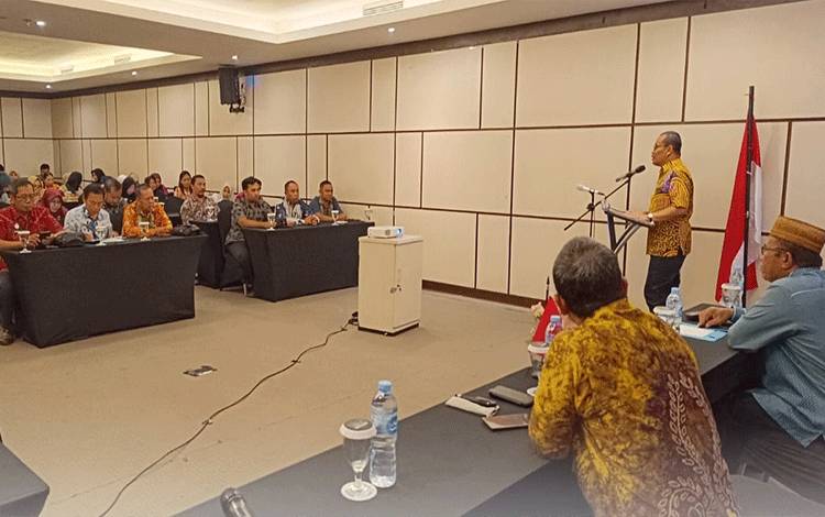 Pj Sekda Seruyan dr Bahrun Abbas membuka kegiatan Bimtek penyusunan!LPPDdan Pemetaan Kerja Sama Antar Daerah Tahun 2023 (Fotp : PROKOM SERUYAN)
