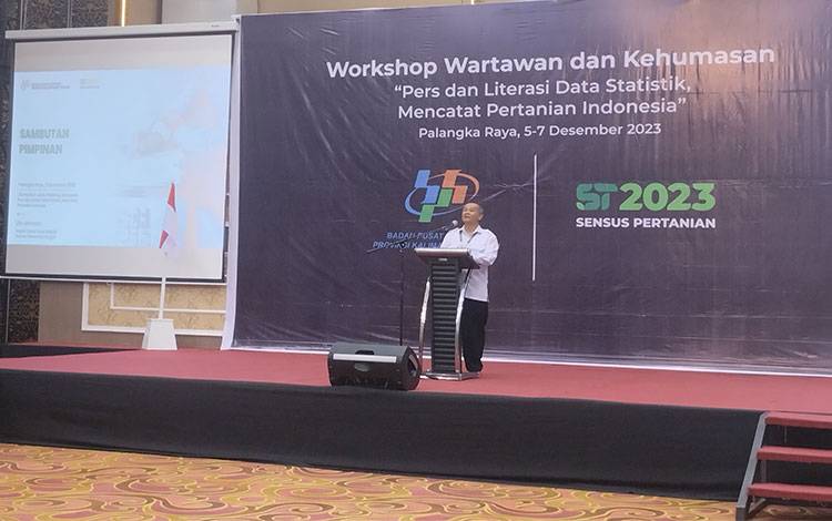 Kepala BPS Provinsi Kalimantan Tengah, Eko Marsoro membuka Workshop Wartawan bertajuk Pers dan Literasi Data Statistik, Mencatat Pertanian Indonesia pada Rabu, 6 Desember 2022. (FOTO: TESTI PRISCILLA)