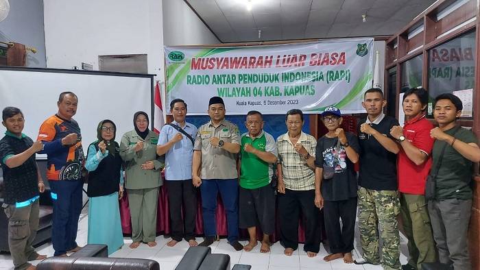 Ketua RAPI 04 Kapuas yang baru terpilih, Rahmat M Noor bersama Pengda dan jajaran usai Muslub. (FOTO: IST)