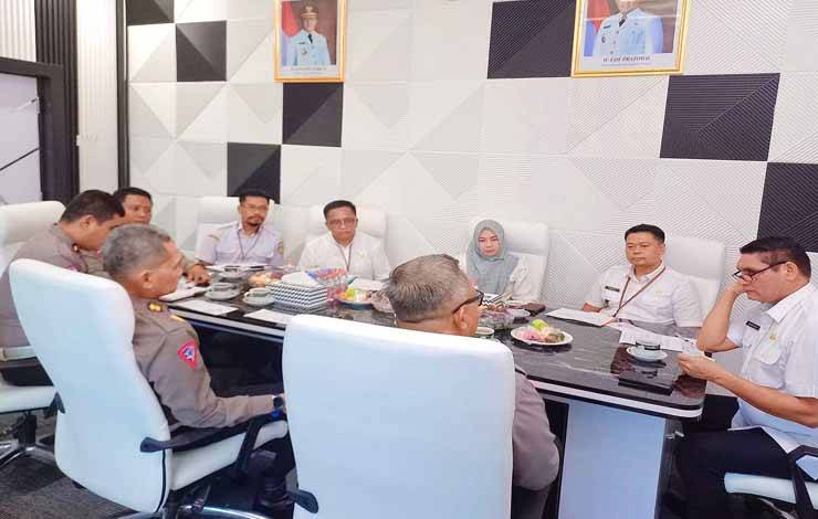 Rapat Koordinasi terkait Inovasi Layanan E-Pahari bersama Ditlantas Polda Provinsi Kalimantan Tengah. (FOTO: SUDARMIYADI)