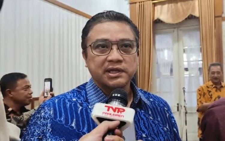 Wakil Ketua Komisi X DPR RI Dede Yusuf saat kunjungan ke Kabupaten Garut, Jawa Barat, Jumat (22/9/2023). (ANTARA/HO-Diskominfo Garut)