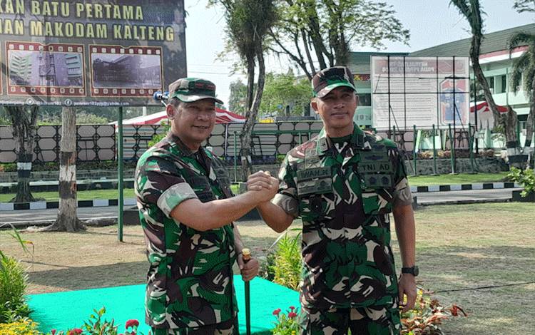 Brigjen TNI Bayu Permana bersama Kolonel Inf Iwan Rosandriyanto (Foto: MARINI)