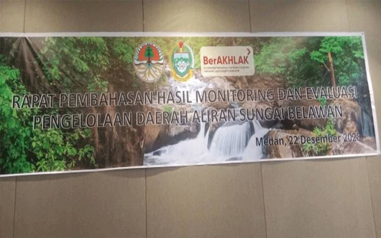 Rapat Pembahasan Hasil Monitoring dan Evaluasi Pengelolaan Daerah Aliran Sungai Belawan di Hotel Grandhika Setiabudi Medan pada Jumat, 22 Desember 2023 lalu. (FOTO: Dokumentasi Prof Rahmawaty untuk Borneonews)