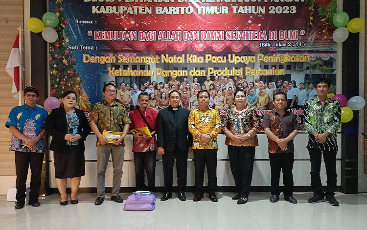Perayaan natal Dinas Pertanian dan Ketahanan Pangan Kabupaten Barito Timur di Tamiang Layang, Kamis, 28 Desember 2023. (FOTO: BOLE MALO)