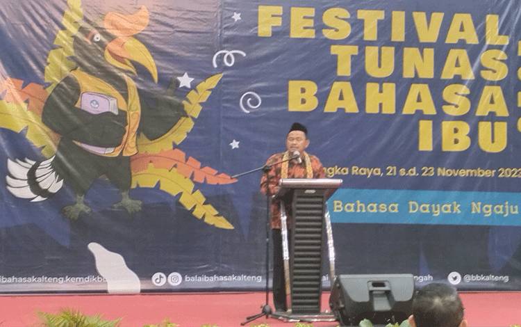 Kepala Balai Bahasa Provinsi Kalteng, Muhammad Muis saat menggelar Festival Tunas Bahasa Ibu di tahun 2023 ini. (FOTO: TESTI PRISCILLA/H)