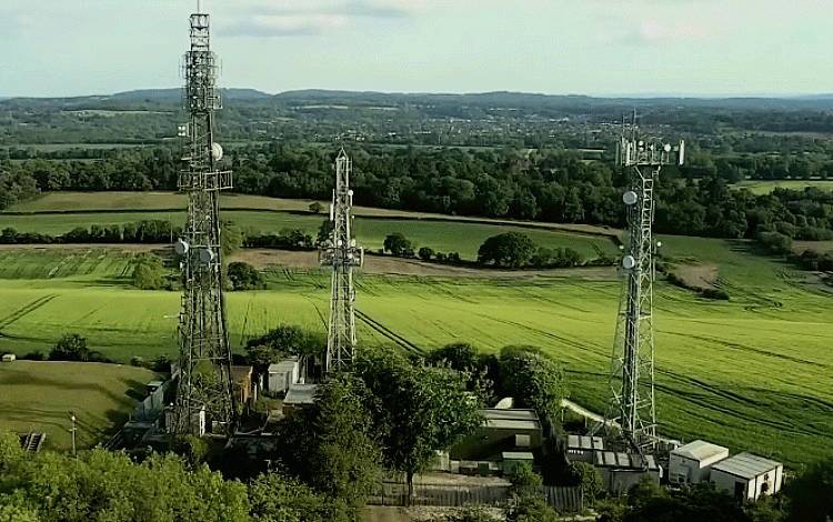  Ilustrasi tower telekomunikasi yang ada di suatu daerah. Pembangunan jaringan telekomunikasi di Kalteng diharapkan bisa lebih menjangkau daerah terpencil. (FOTO: IST)