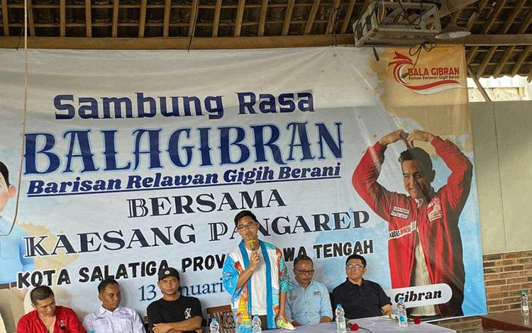 Ketua Umum Partai Solidaritas Indonesia (PSI) Kaesang Pangarep dalam silaturahmi bersama Relawan Bala Gibran di Kota Salatiga, Jawa Tengah, Sabtu (13/1/2024). (ANTARA/Shofi Ayudiana) (ANTARA/SHOFI AYUDIANA)