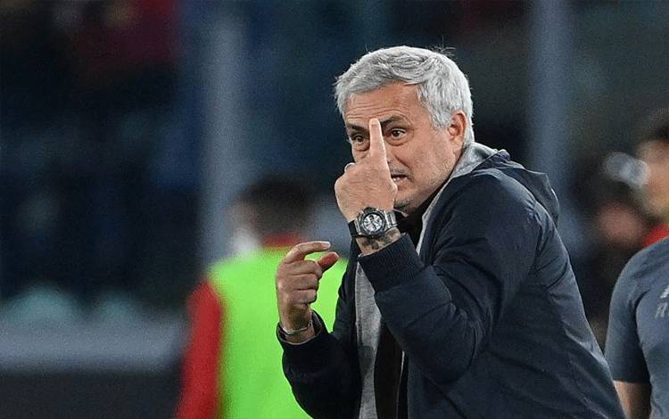 Foto arsip - Pelatih AS Roma Jose Mourinho (ANTARA/AFP/VINCENZO PINTO)