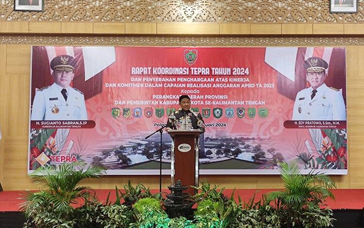 Wakil Gubernur Kalimantan Tengah (Kalteng), Edy Pratowo saat mewakili Gubernur Kalteng dalam rakor TEPRA di Palangka Raya, Kamis, 18 Januari 2024. (FOTO: HERMAWAN)
