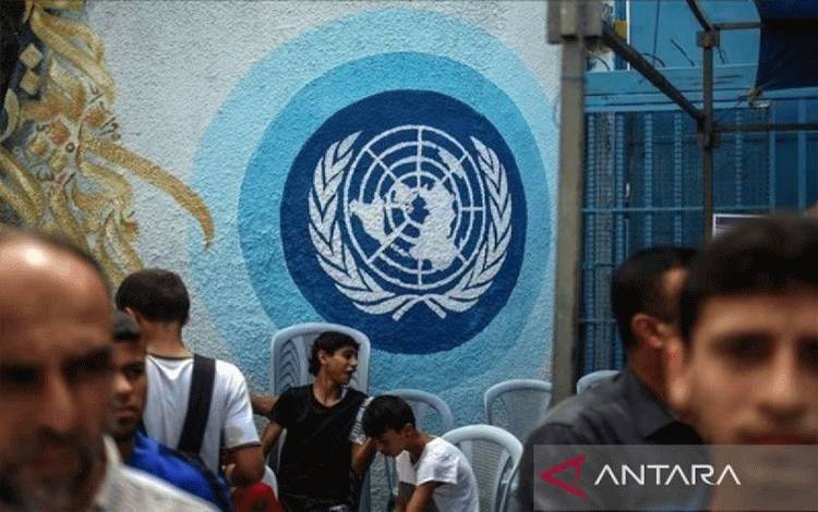 Ilustrasi - Suasana di luar kantor UNRWA di Jalur Gaza. (ANTARA/Anadolu Agency/am.)
