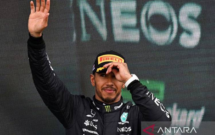 Pembalap Formula 1 tim Mercedes Lewis Hamilton. ANTARA/AFP-Andrej Isakovic/am.
