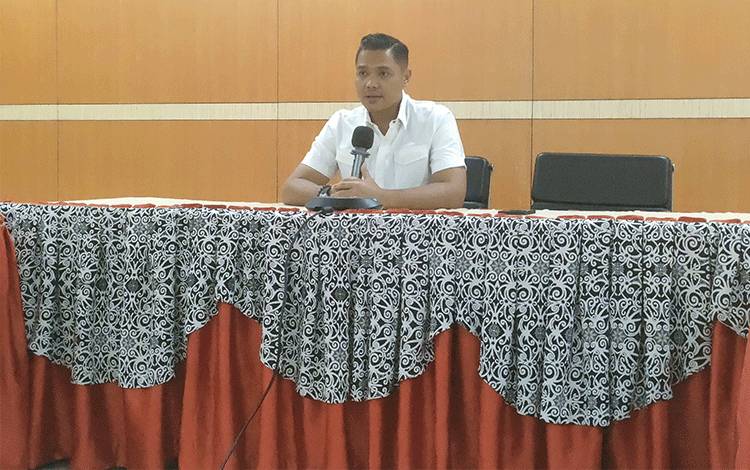 Plt Kepala Dinas Pendidikan Kalteng M Reza Prabowo (Foto : PATHUR)