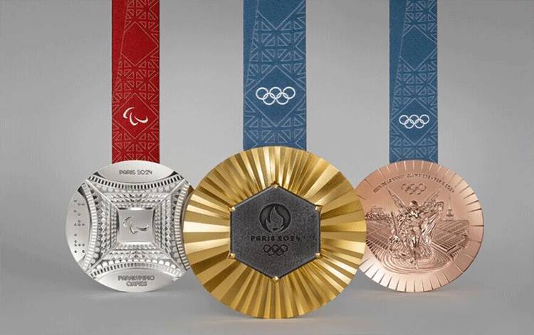 Medali Olimpiade Paris yang didesain oleh rumah perhiasan Chaumet.(ANTARA/HO-Paris 2024)