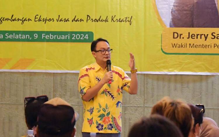 Wakil Menteri Perdagangan (Wamendag) Jerry Sambuaga saat menghadiri diseminasi "Peluang Pasar Global Melalui Kemasan Siap Ekspor" yang berlangsung di Minahasa Selatan, Sulawesi Utara, Jumat (9/10/2024). ANTARA/HO-Kemendag