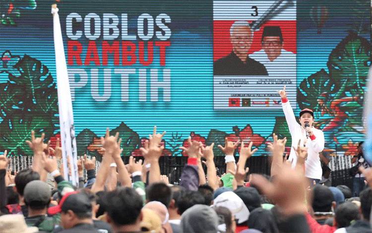 Ketua DPP PDIP Puan Maharani saat membuka Hajatan Rakyat di Benteng Vastenburg, Surakarta, Jawa Tengah, Sabtu (10/2/2024). (ANTARA/HO-PDIP)