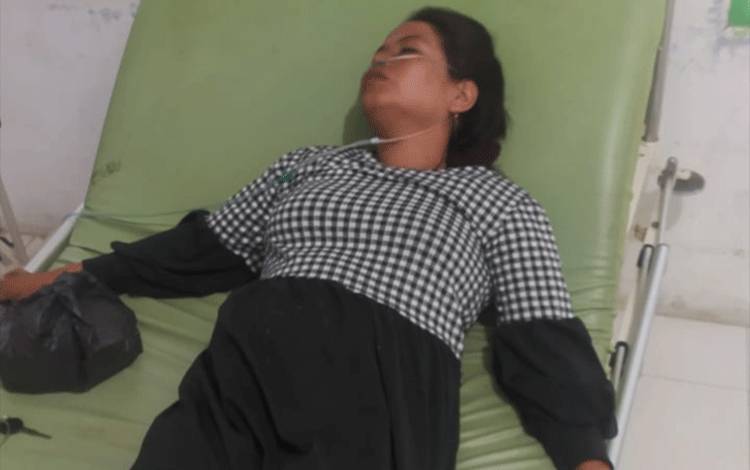 Korban perampokan saat mendapat perawatan di Rumah Sakit Dr. Murjani Sampit. (FOTO: IST)