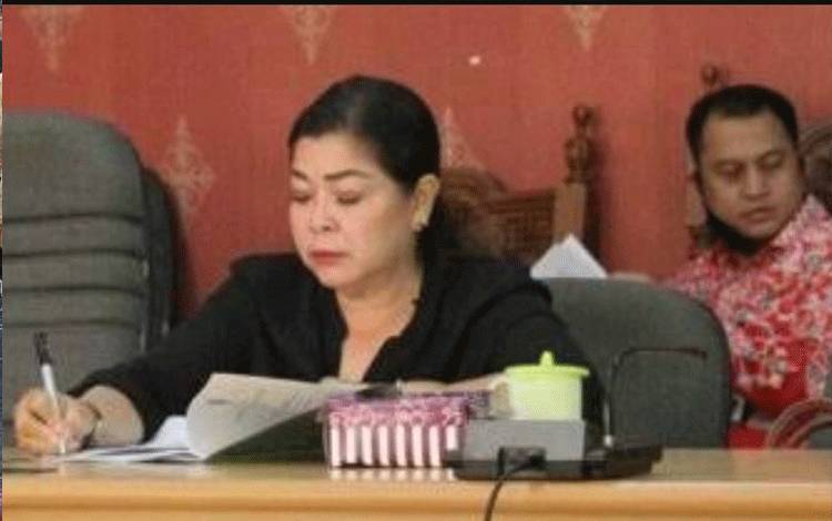 Ketua Komisi B DPRD Palangka Raya, Nenie Adriati Lambung