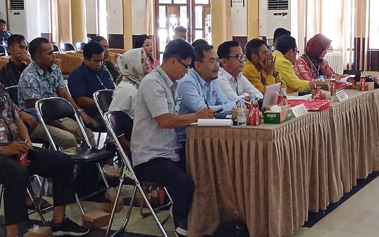Rapat pleno terbuka rekapitulasi perhitungan suara Pemilu 2024 tingkat Kabupaten Barito Timur di GPU Mantawara Tamiang Layang, Selasa, 27 Februari 2024. (FOTO: IST)