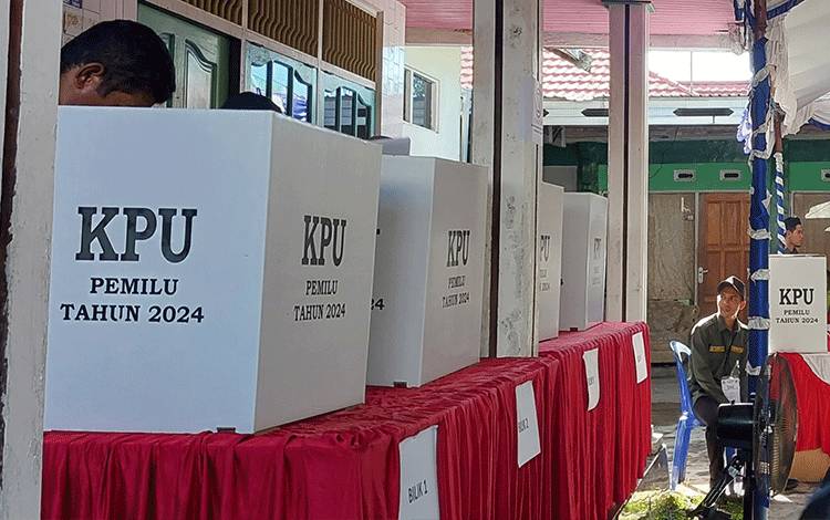 Pemungutan suara Pemilu di wilayah Kecamatan Selat, Kabupaten Kapuas tanggal 14 Februari 2024 lalu. (FOTO: DODI)