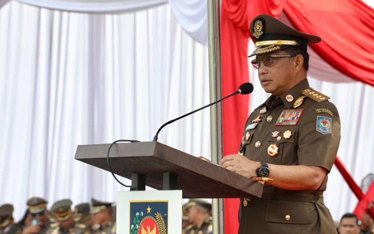 Menteri Dalam Negeri (Mendagri) RI Tito Karnavian memberikan arahan terkait inflasi kepada kepala daerah di Padang, Minggu (3/3/2024). Antara/HO-Puspen Kemendagri.