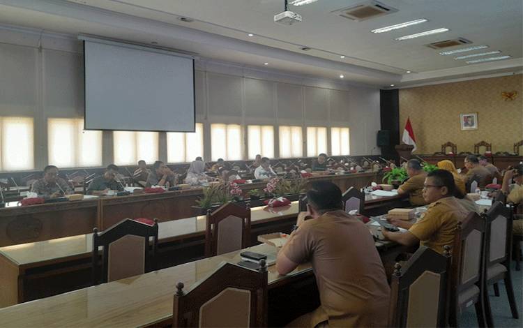 Rapat Banmus bertempat diruang rapat Gabungan DPRD Provinsi Kalteng, pada Senin 4 Maret 2024. (Foto:MARINI)
