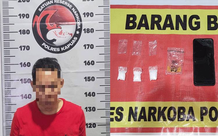 Terduga pelaku dan barang bukti kasus sabu diamankan Satresnarkoba Polres Kapuas. (FOTO: IST)
