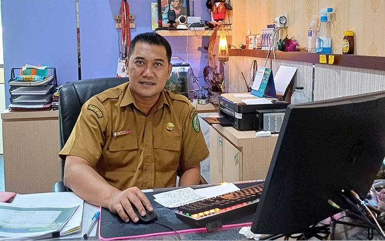 Kepala Bidang Perbendaharaan Daerah Badan Keuangan Dan Aset Daerah Kotawaringin Timur Jumaeh, Senin, 18 Maret 2024. (FOTO: DEWI)