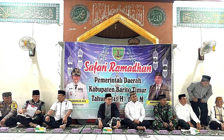 Pj Bupati Barito Timur Indra Gunawan bersama unsur Forkopimda saat safari Ramadan di Kecamatan Raren Batuah, Rabu, 20 Maret 2024. (FOTO: DISKOMINFOSANTIK BARTIM)