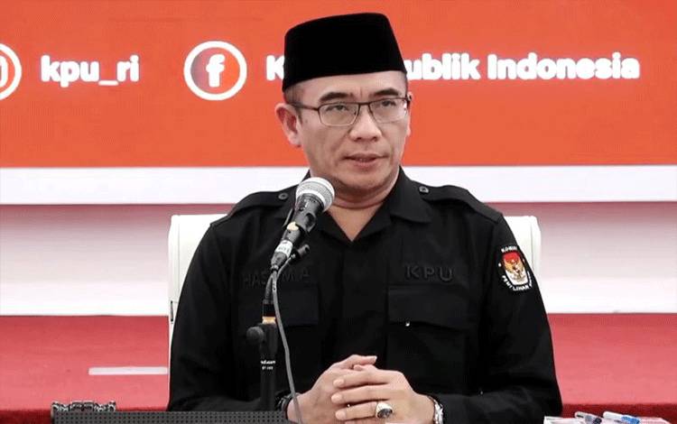 Ketua KPU RI Hasyim Asyari saat menetapkan hasil Pemilu 2024 di Gedung KPU RI, Jakarta, Rabu (20/3/2024). (ANTARA/Rio Feisal)