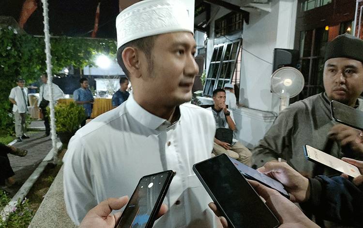 Ketua DPD Partai Golongan Karya Palangka Raya Fairid Naparin (Foto : PATHUR)