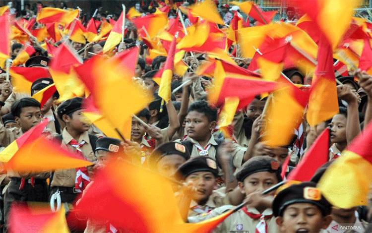 Ilustrasi - Sejumlah siswa melakukan parade pada acara Gelar Senja Pramuka di Lapangan Tegar Beriman, Cibinong, Kabupaten Bogor, Jawa Barat, Kamis (14/9/2023). ANTARA FOTO/Yulius Satria Wijaya/aww.
