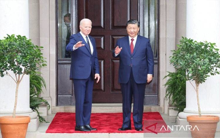 Presiden China Xi Jinping (kanan) bertemu Presiden AS Joe Biden di Filoli Estate, California, AS, pada 15 November 2023. (Xinhua/Ding Lin)