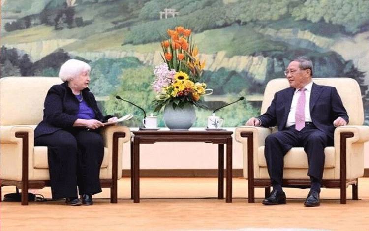 Menteri Keuangan AS Janet Yellen bertemu dengan Perdana Menteri China Li Qiang. (ANTARA/Anadolu- X @SecYellen)