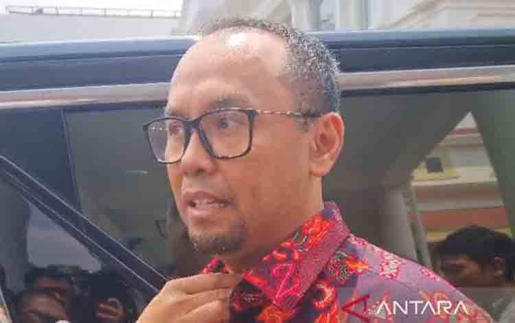 Kepala Pusat Pelaporan dan Analisis Transaksi Keuangan (PPATK) Ivan Yustiavandana memberikan keterangan kepada wartawan di Istana Kepresidenan Jakarta, Kamis (12/10/2023). ANTARA/Rangga Pandu Asmara Jingga