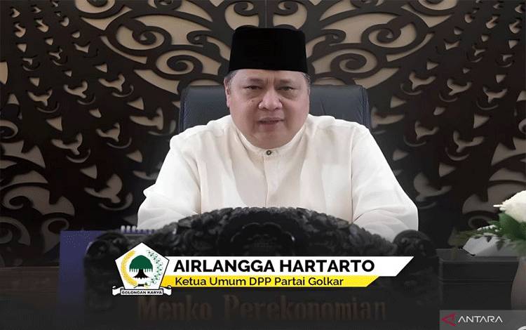 Ketua Umum DPP Partai Golkar Airlangga Hartarto menyampaikan ucapan selamat merayakan Hari Raya Idul Fitri 1445 Hijriah. (ANTARA/HO-Instagram @golkar.indonesia)