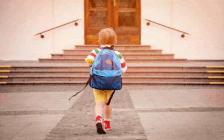 Ilustrasi anak pergi ke sekolah (Shutterstock)
