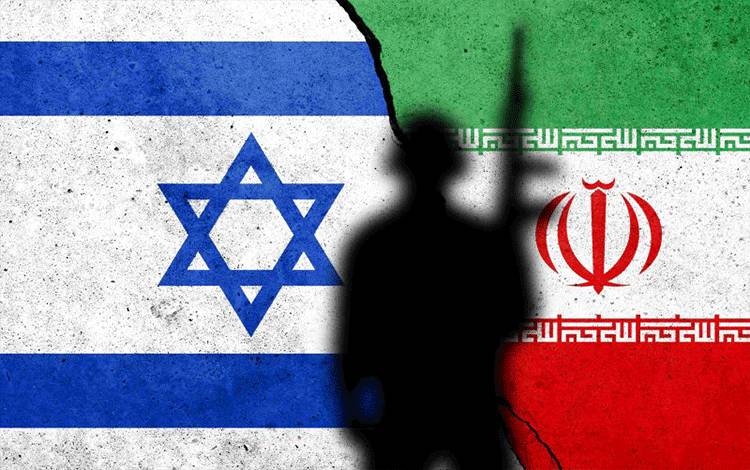 NON NEWSWIRE: Ilustrasi - Bendera Iran dan bendera Israel. ANTARA/Shutterstock