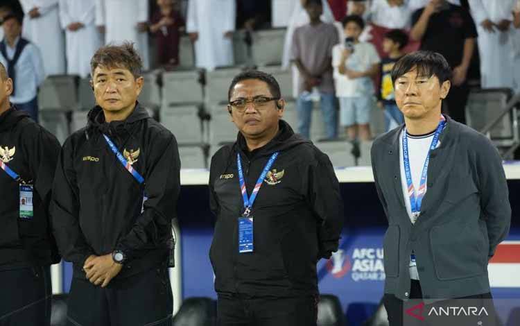 Manajer timnas Indonesia U-23 Endri Erawan (tengah). (ANTARA/Ho/PSSI)