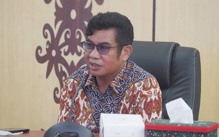 Kepala Diskominfosantik Kalteng, Agus Siswadi saat Rapat Penjajakan Awal Integrasi Portal Data Daerah, di Aula Kanderang Tingang. (FOTO:RIZALDI)