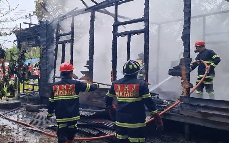Rumah di Desa Sarapat Barito Timur Ludes Terbakar Saat Ditinggal Pemilik