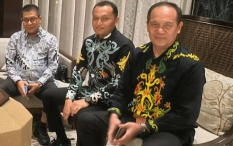 Ketua Komisi A DPRD Palangka Raya Subandi (paling kiri). (Foto : IST)