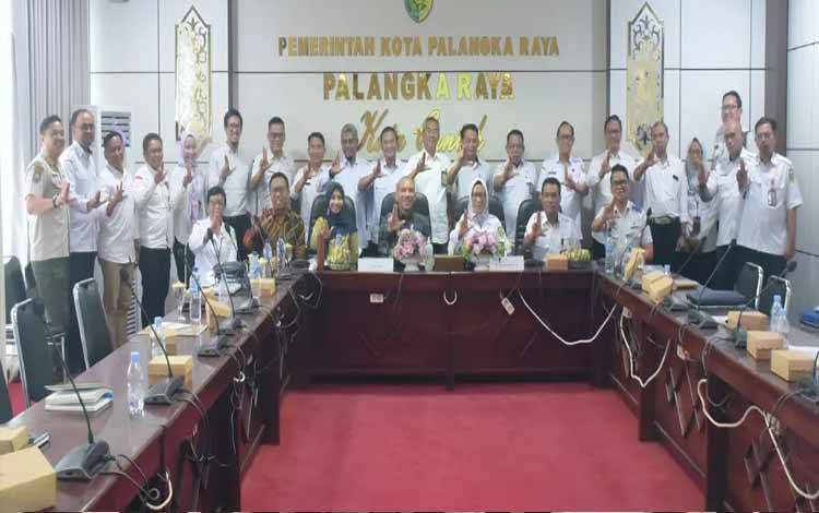 Rapat koordinasi Pemko Palangka Raya bersama KPK. (FOTO: HUMAS)