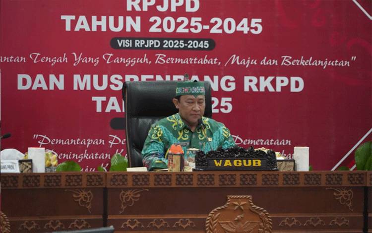 Wagub Kalteng H Edy Pratowo pada acara Musrenbang RPJPD Tahun 2025-2045 dan RKPD Tahun 2025 di Aula Jayang Tingang Kantor Gubernur Kalteng, Kamis, 25 April 2024. (Foto: MARINI)