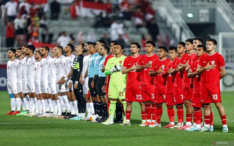 Skuat Indonesia saat menghadapi Yordania di Abdullah Bin Khalifa Stadium pada21 April 2024. (AFP/KARIM JAAFAR)