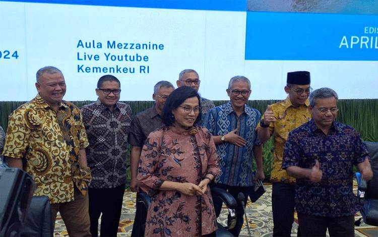 Menteri Keuangan Sri Mulyani dalam konferensi pers APBN KiTa di Jakarta, Jumat (26/4/2024) (ANTARA/Bayu Saputra)