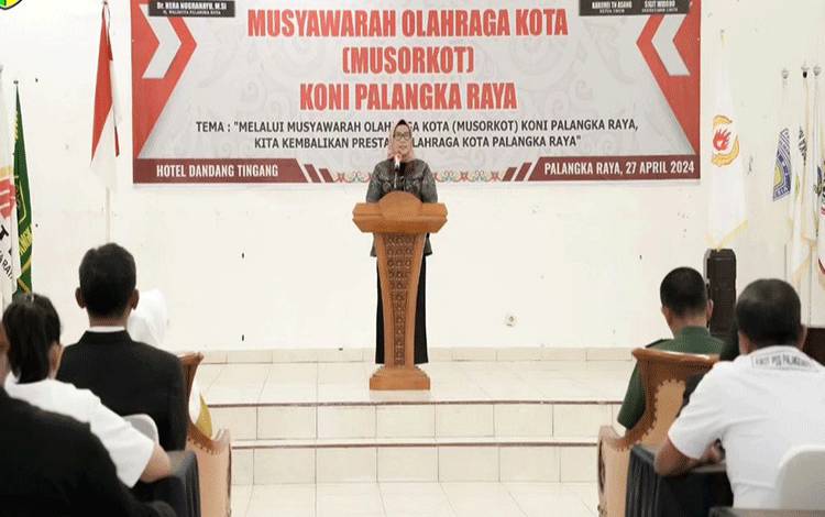 Pj Wali Kota Palangka Raya, Hera Nugrahayu saat membuka Musyawarah Olahraga Kota. (FOTO: HUMAS)