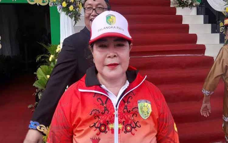 Ketua Komisi B DPRD Palangka Raya, Nenie Lambung. (FOTO: HENDRI)